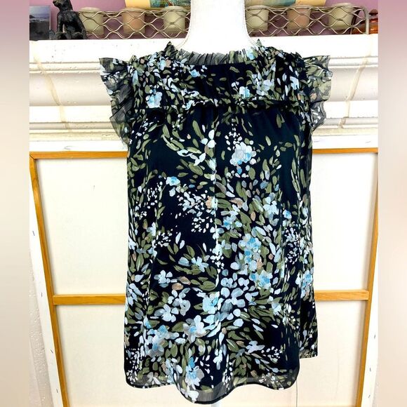 WHBM Feminine Floral Ruffled Neck @ Cap Sleeve Blouse lined oversized - Picture 1 of 9